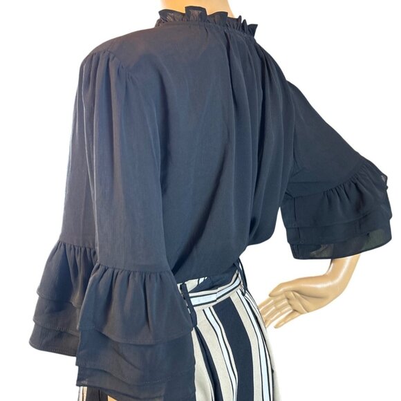 (5 for $25)Olivia Grey Split Tiered Ruffle Blouse in Black Size Small - Picture 5 of 7